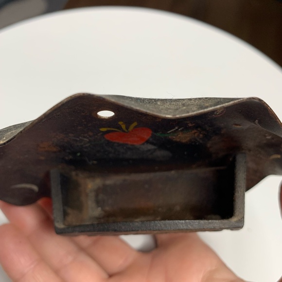 Vintage matchstick holder, black cast iron, wall mount FREE MATCHES - Picture 4 of 10